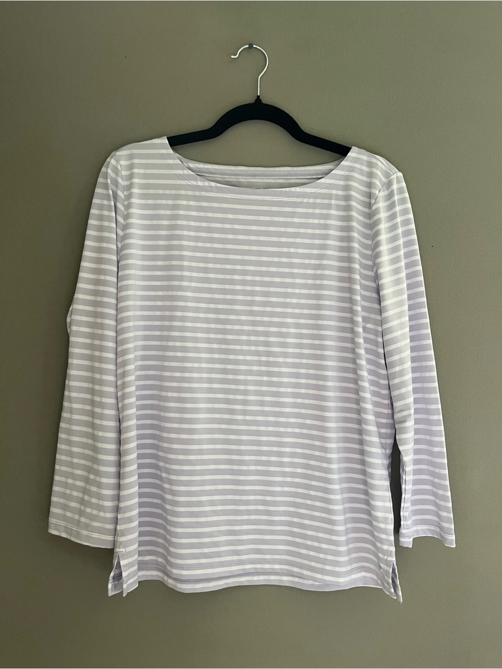 Vineyard Vine's Performance Striped Long-Sleeve Boatneck Top Lilac XL Nautical